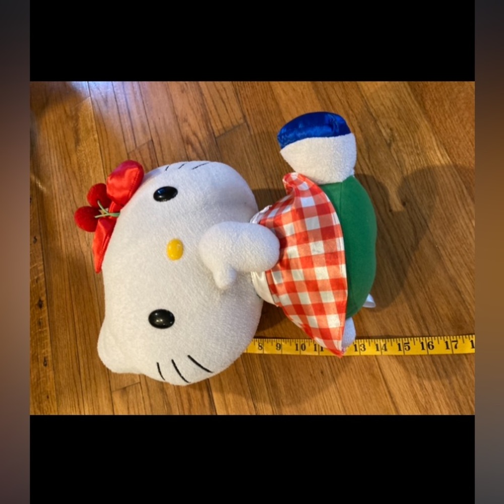 Hello Kitty Plush Large - Picture 5 of 9